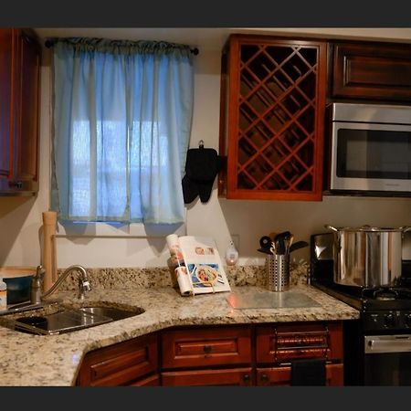 Great 2 Bedroom Condo,Free Parking,Easy Commute. Irvington Εξωτερικό φωτογραφία