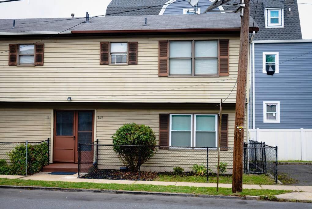 Great 2 Bedroom Condo,Free Parking,Easy Commute. Irvington Εξωτερικό φωτογραφία