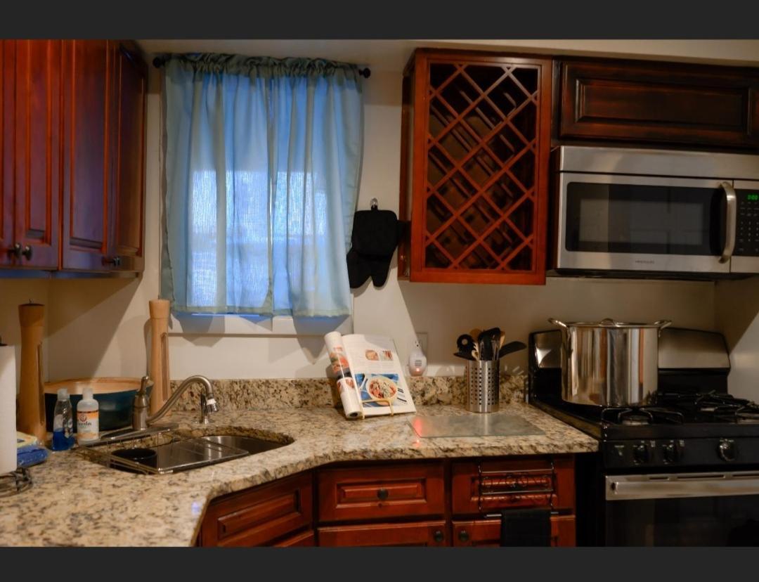 Great 2 Bedroom Condo,Free Parking,Easy Commute. Irvington Εξωτερικό φωτογραφία